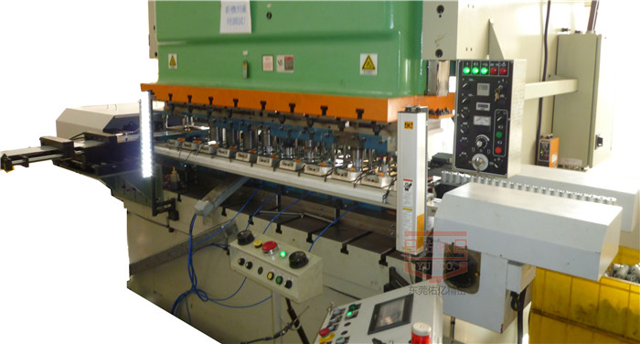 人工成本上升背景下：沖床機械手如何協(xié)助工廠降低用工風(fēng)險